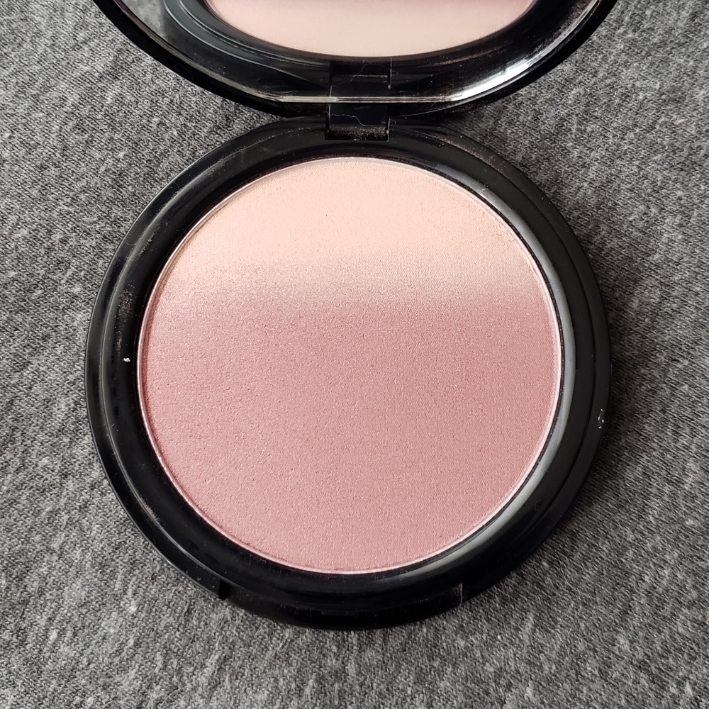 NYX Ombre Blush Mauve Me